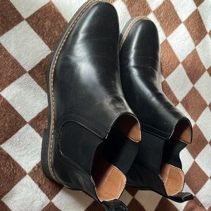 New men’s size 9.5 boots